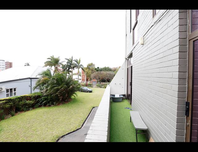 3 BEDROOM APARTMENT FOR SALE IN ESSENWOOD